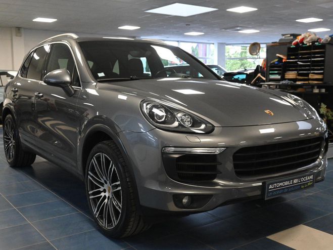 Porsche Cayenne 3.0D V6 262 ch Tiptronic A Gris Fonc de 2016