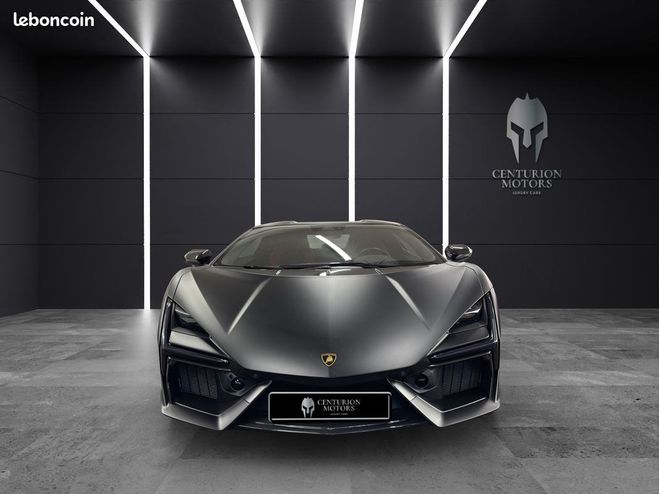 Lamborghini Revuelto 6.5 v12 1015 Noir de 2024