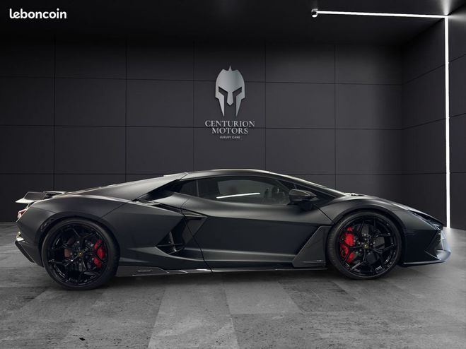 Lamborghini Revuelto 6.5 v12 1015 Noir de 2024