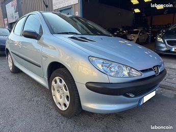  Voir détails -Peugeot 206 Grand Filou 1.1 ESSENCE 60CH à Armentires (59)