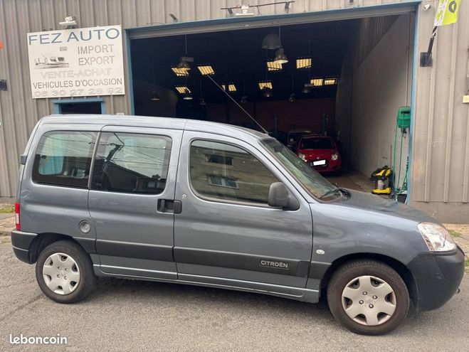 Cliquer pour voir la photo suivante Citroen Berlingo First 1.4 essence 75ch Gris de 2009