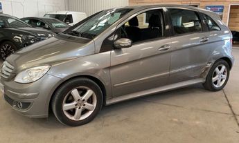  Voir détails -Mercedes Classe B 180 CDI PACK DESIGN CVT à Cannes (06)