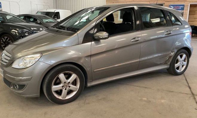 Cliquer pour voir la photo suivante Mercedes Classe B 180 CDI PACK DESIGN CVT Gris F de 2006