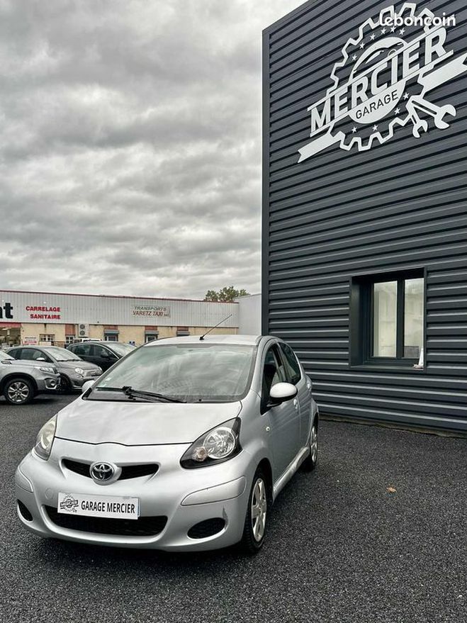 Toyota Aygo Ph.2 1.0 VVTi 70ch Climatisation Gris de 2013