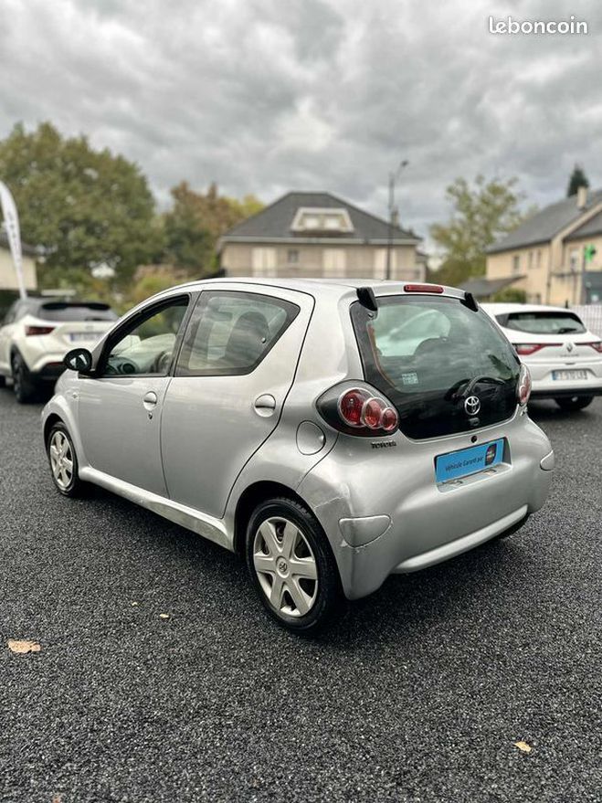 Toyota Aygo Ph.2 1.0 VVTi 70ch Climatisation Gris de 2013