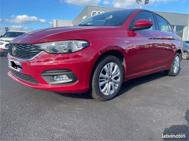 Cliquer pour voir la photo suivante Fiat Tipo 1.4 95CH EASY 4P Rouge de 2017