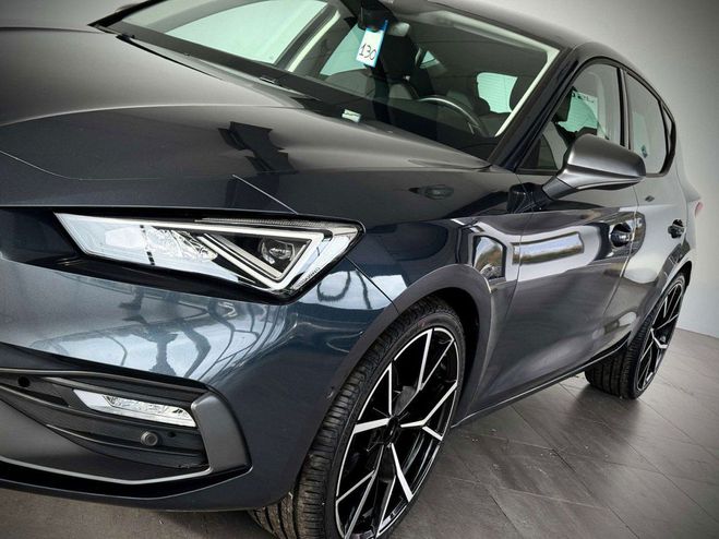 Seat Leon 1.5TSI FR-COCKPIT-CARPLAY-JANTES19-PDC Gris de 2022
