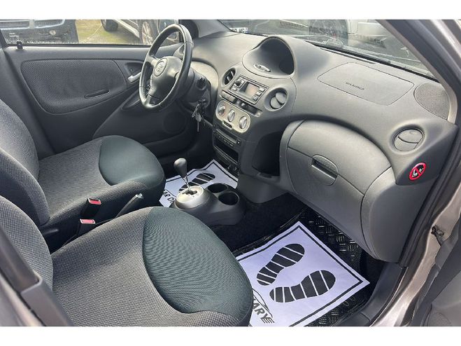 Toyota Yaris 65 VVT-i Lina Luna MMT MARRON  de 2003