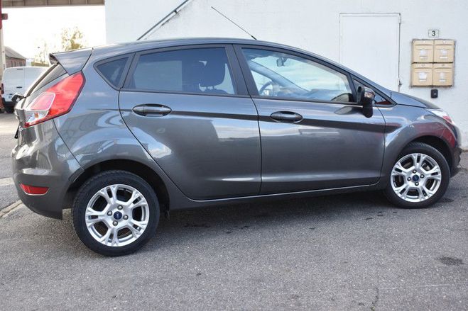 Ford Fiesta 1.0 ECOBOOST 100CH STOP&START BUSINESS 5 GRIS F de 2016