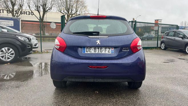 Peugeot 208 1.4 HDI 68 ENVY 5P FIABLE Violet de 2014