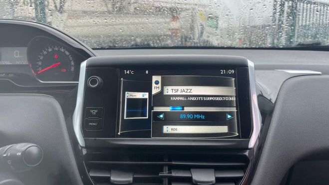 Peugeot 208 1.4 HDI 68 ENVY 5P FIABLE Violet de 2014