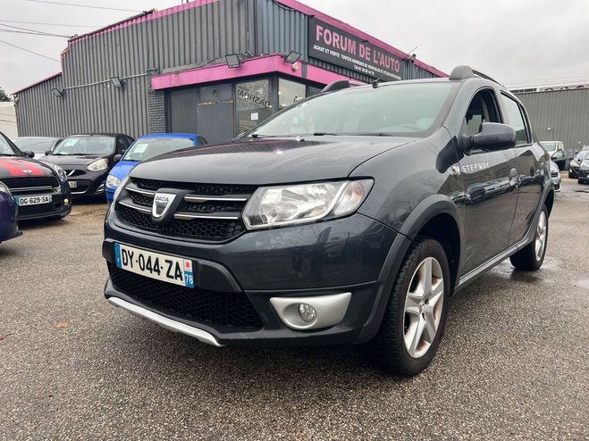 Cliquer pour voir la photo suivante Dacia Sandero II STEPWAY 0.9 TCE 90 PRESTIGE EURO6 Gris anthracite de 2016