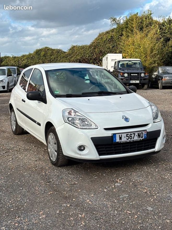 Renault Clio 3 1.2 16V Expression 75cv Blanc de 2009