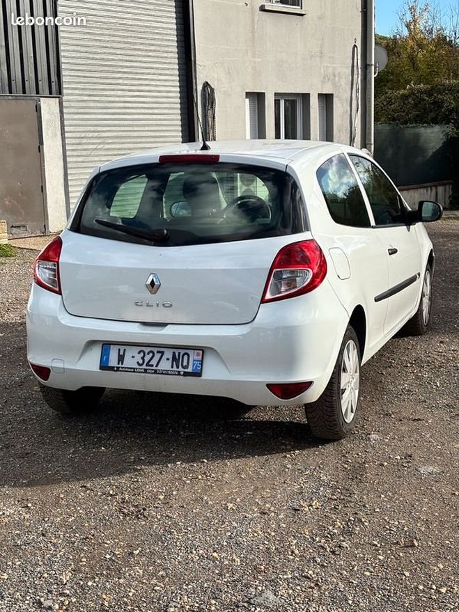 Renault Clio 3 1.2 16V Expression 75cv Blanc de 2009