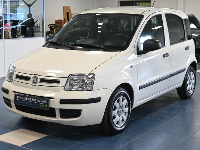 Cliquer pour voir la photo suivante Fiat Panda MY 1.2 8V 69 ch Team Blanc Fonce de 2010