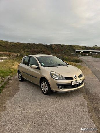  Voir détails -Renault Clio 3 1.6 siges chauffants à Outreau (62)