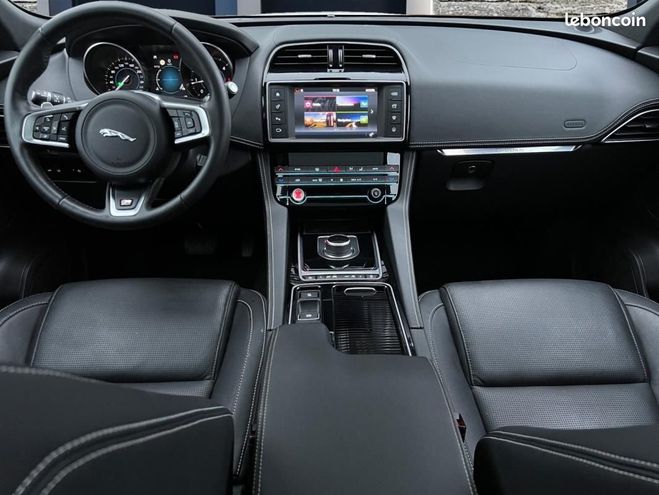 Jaguar F Pace 2.0 4X4 180 R-SPORT AWD BVA8 2EME MAIN S Blanc de 2017