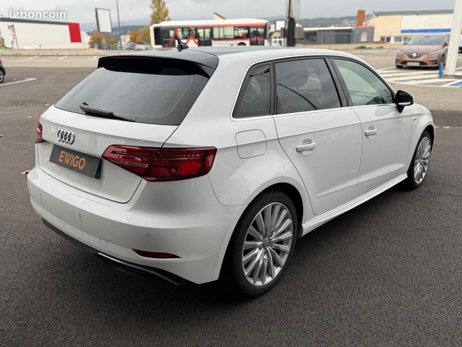 Audi A3 Sportback DESIGN LUXE 204CH 1.4 TFSI E-T Blanc de 2017