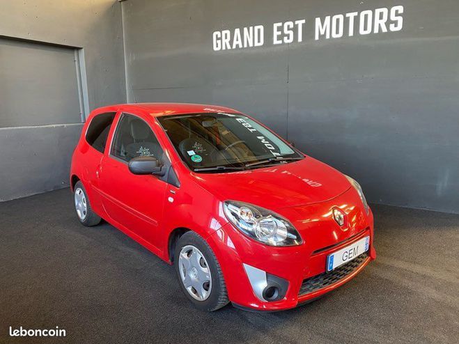 Cliquer pour voir la photo suivante Renault Twingo 1.2 16v YAHOO (75cv) première main suivi Rouge de 2011