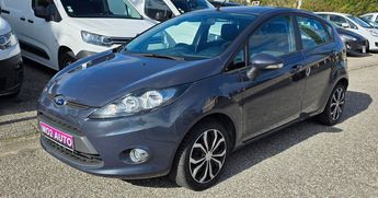  Voir détails -Ford Fiesta 105.000 KMS 1.25i 82CH TREND 2013 CLIMAT à Martigues (13)
