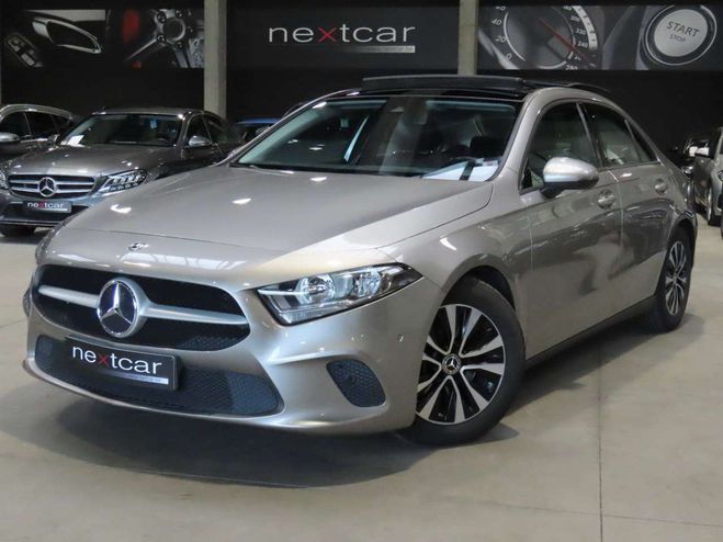 Cliquer pour voir la photo suivante Mercedes Classe A 180 Sedan 7GTronic Gris Métallisé de