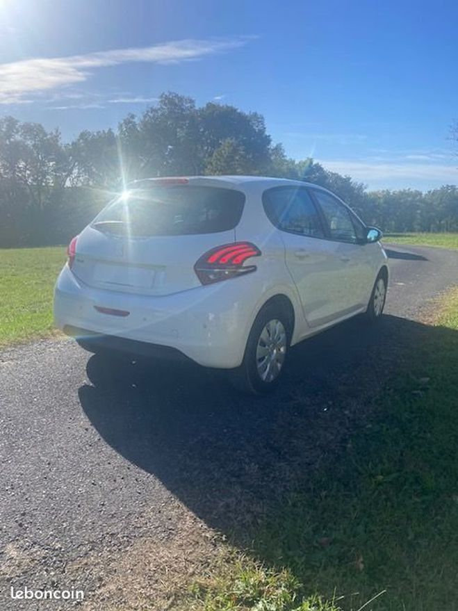 Peugeot 208 affaire premium pack bhdi 100 Blanc de 2020