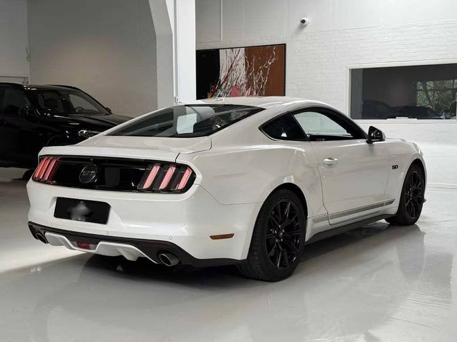Ford Mustang 5.0 V8 GT Fastback+CC+XNON+VENTIL++ Blanc Arctique (mtallique) de 2017