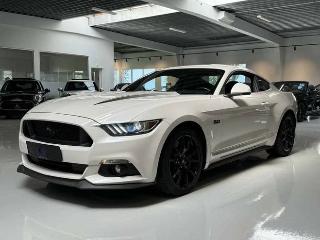 Ford Mustang 5.0 V8 GT Fastback+CC+XNON+VENTIL++ Blanc Arctique (mtallique) de 2017