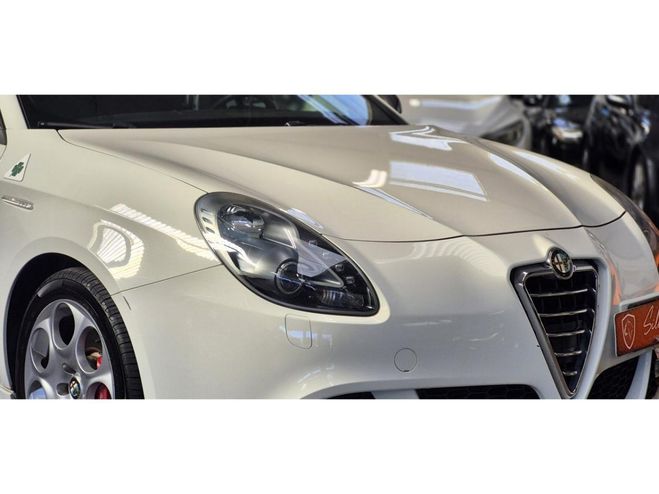 Alfa romeo Giulietta 1750 TBI - 235 BERLINE Quadrifoglio Verd Blanc de 2011