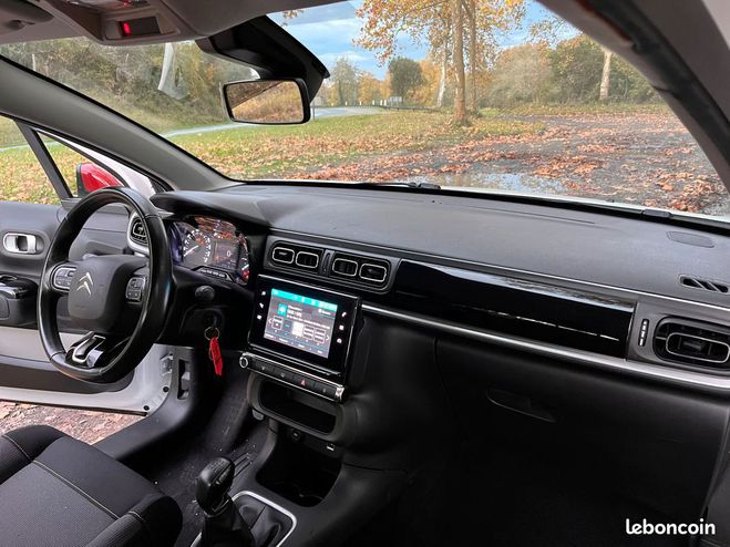 Citroen C3 1.2 l essence 2022 sx 83 cv 1 ere main Blanc de 2022