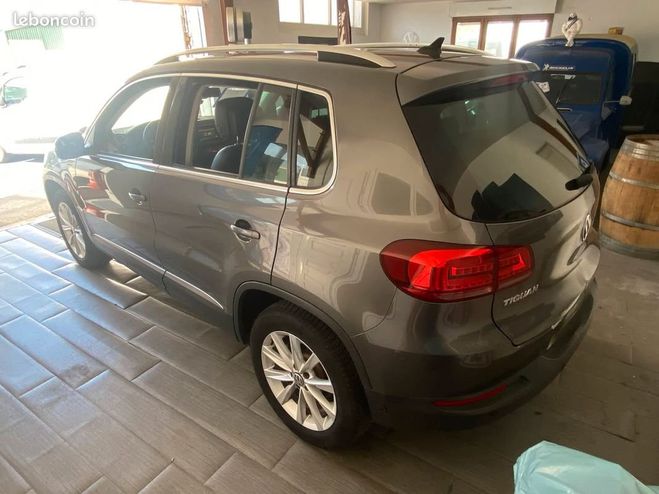 Volkswagen Tiguan (2) 2.0 TDI 140 Carat DSG7 5 Portes Gris de 2014
