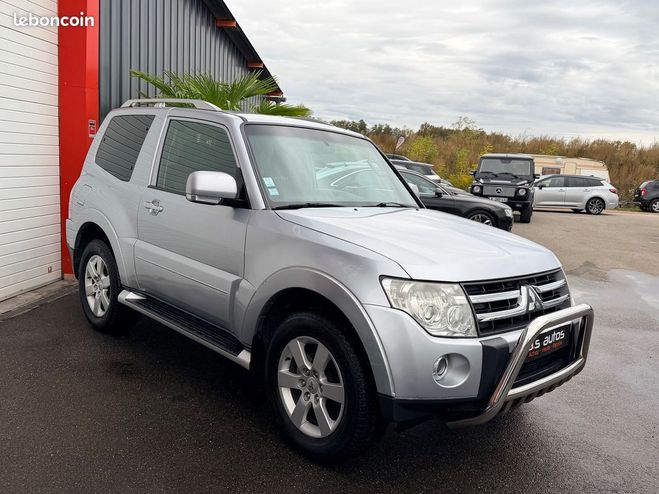 Mitsubishi Pajero 4 SHORT WAGON V8 3.2 DI-D 170 CV BOITE A Gris de 2007