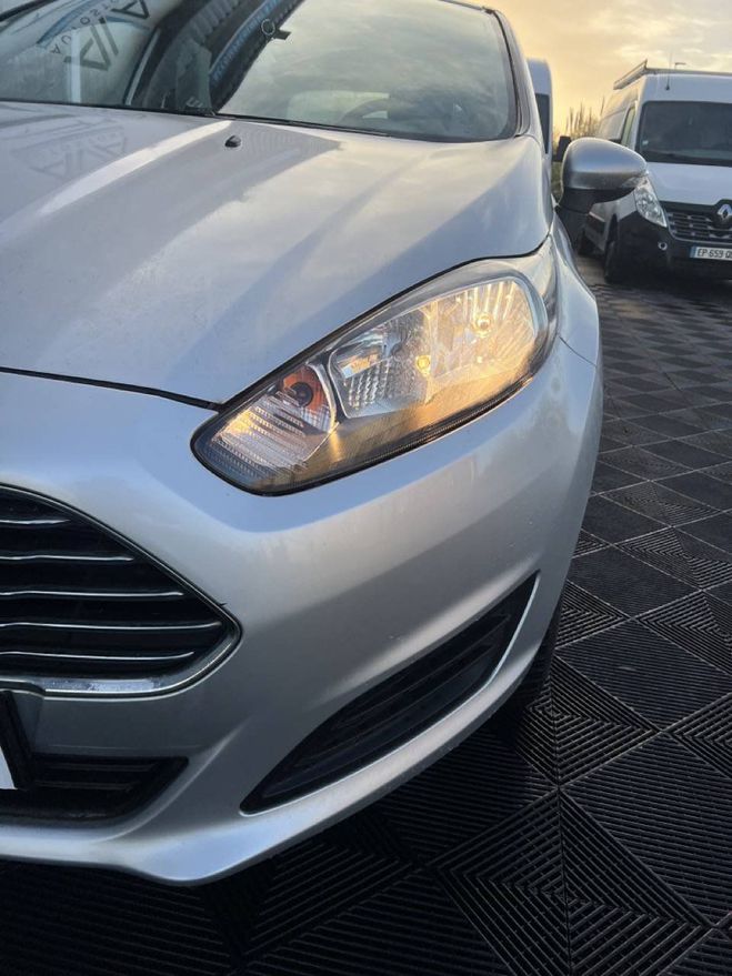 Ford Fiesta IV 1.5 TDCi 75 FAP Trend 5p GRIS C de 2013