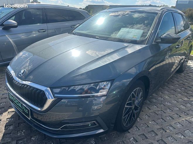 Cliquer pour voir la photo suivante Skoda Octavia Combi 2.0 TDi 150ch Style DSG7 2ème main Gris de 2021