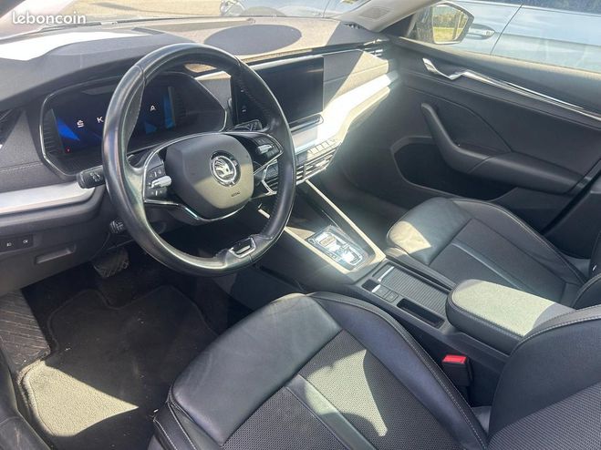 Skoda Octavia Combi 2.0 TDi 150ch Style DSG7 2me main Gris de 2021