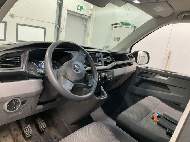 Volkswagen Transporter FOURGON L2H1 2.0 TDI 150 Gris Clair de 2020