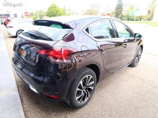 Citroen DS 4 automobiles 1.6 bluehdi 120 ch sochic  Rouge de 2017