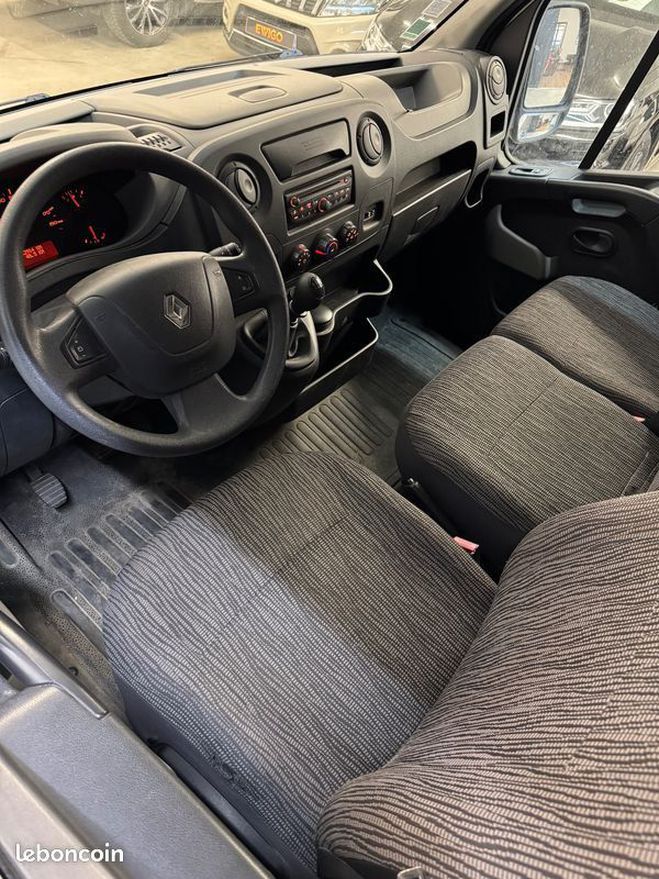 Renault Master vu fourgon 2.3 dci 100 l2h2 extra 1main  Gris de 2011