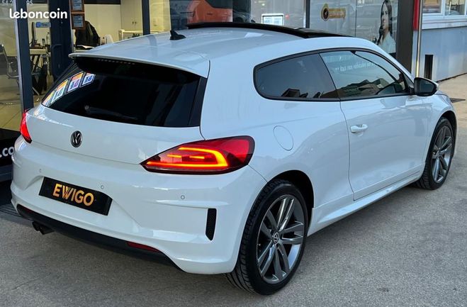 Volkswagen Scirocco 2.0 TDI 150ch R-LINE DSG6 TOIT OUVRANT-S Blanc de 2015