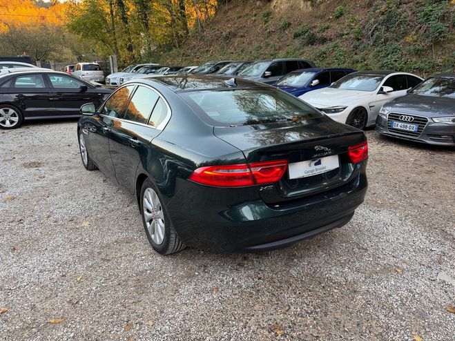 Jaguar XE 2.0D 163cv limited BVA 1re main Vert de 2015