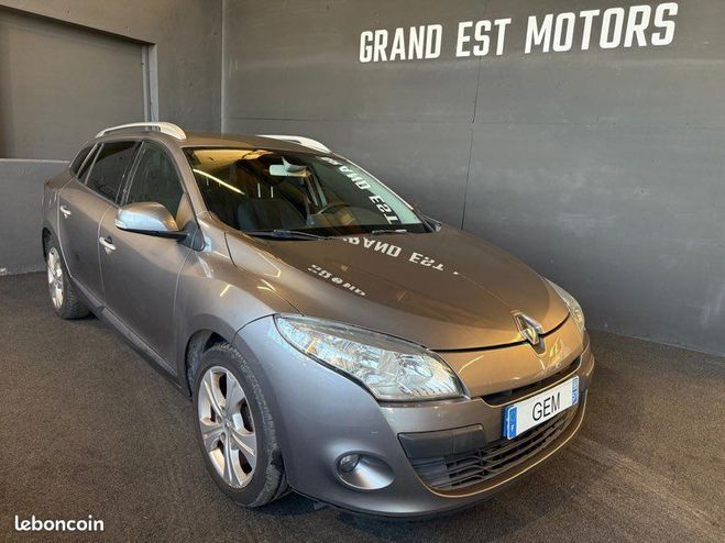 Cliquer pour voir la photo suivante Renault Megane 1.5 DCI 3 estate DYNAMIQUE (110cv) carne Beige de 2012