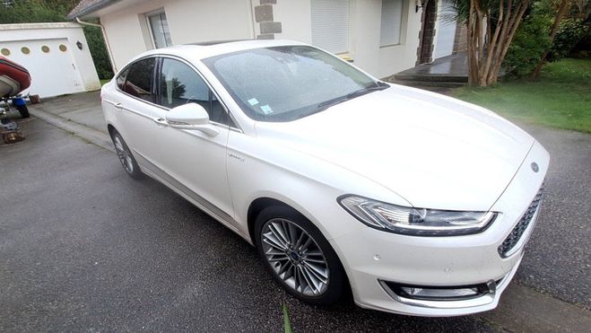 Ford Mondeo HYBRID 187CH VIGNALE BVA 4P EURO6.2 Blanc de 2018