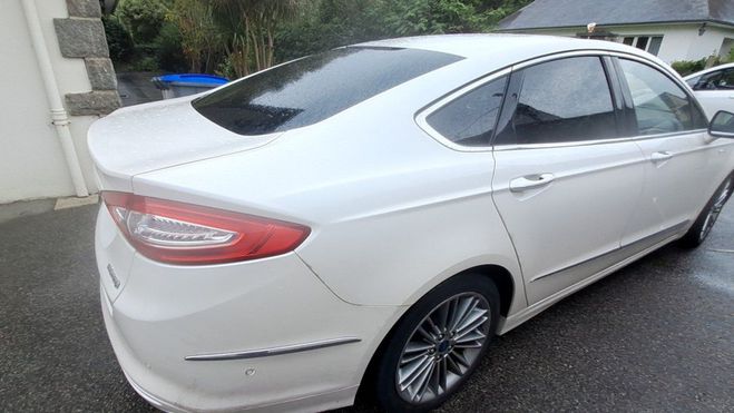 Ford Mondeo HYBRID 187CH VIGNALE BVA 4P EURO6.2 Blanc de 2018