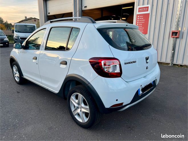 Dacia Sandero stepway prestige 90 chv Blanc de 2017