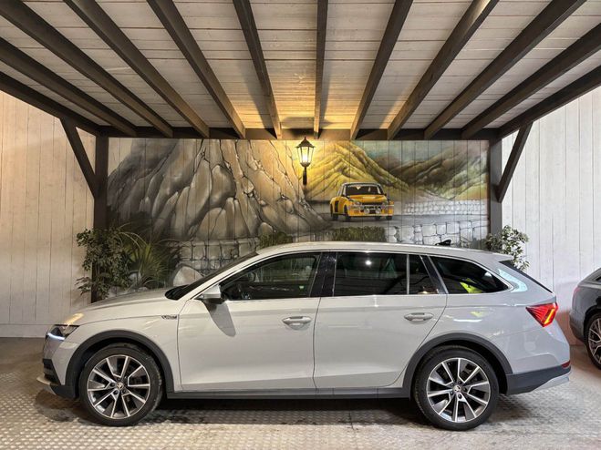 Skoda Octavia Combi 2.0 TDI 200 CV SCOUT 4X4 DSG Gris de 2021