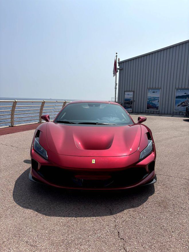 Ferrari F8 Tributo  ROUGE de 2022