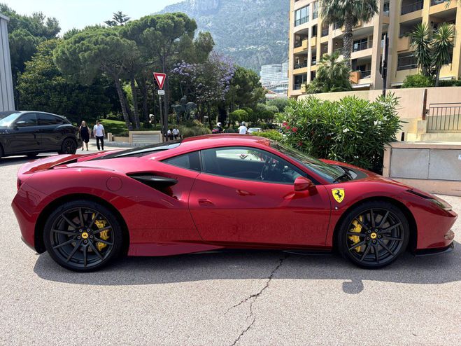 Ferrari F8 Tributo  ROUGE de 2022