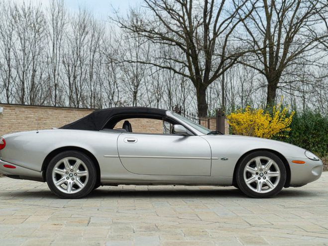 Cliquer pour voir la photo suivante Jaguar XK8 2000 SPIDER GRIGIO de 2000