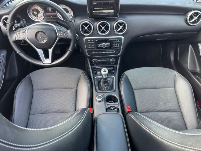 Mercedes Classe A 180 BlueEFFICIENCY Inspiration - Toit ou Noir de 2015