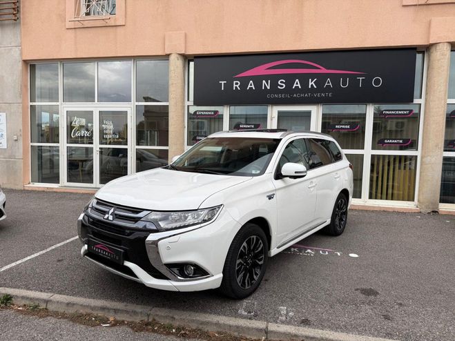 Cliquer pour voir la photo suivante Mitsubishi Outlander 2.0 MIVEC 16V 163 Plug in Hybrid 4WD SS Blanc de 2017